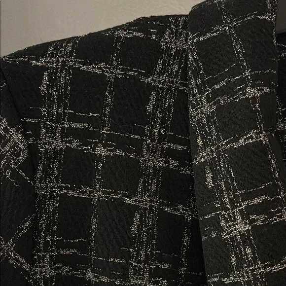 Women's Black and Silver Blazer! - Picture 3 of 4